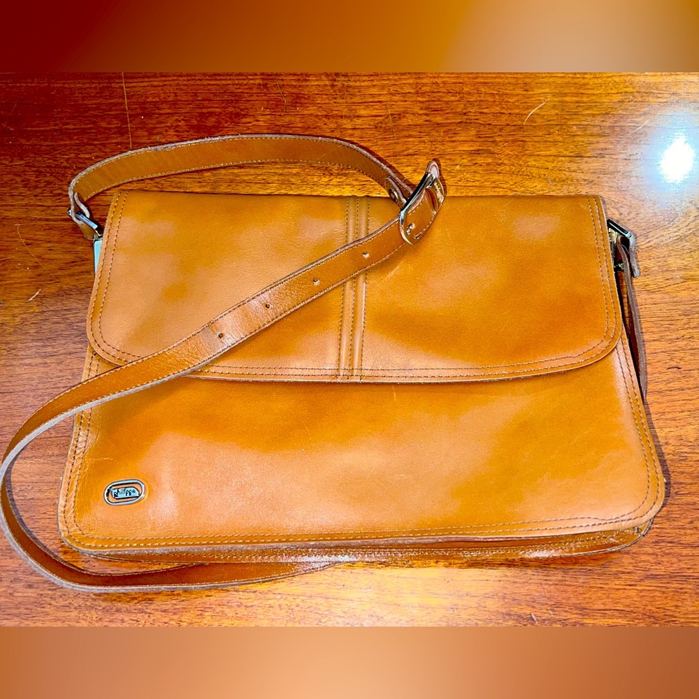 FINAL DROP: VTG Phillippe leather shoulder bag